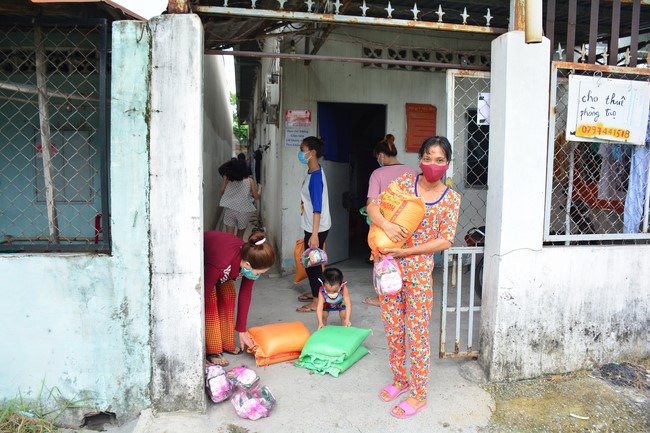 Continuing to support people in need in the Covid-19 pandemic of Hoang Phap Pagoda (series 4)